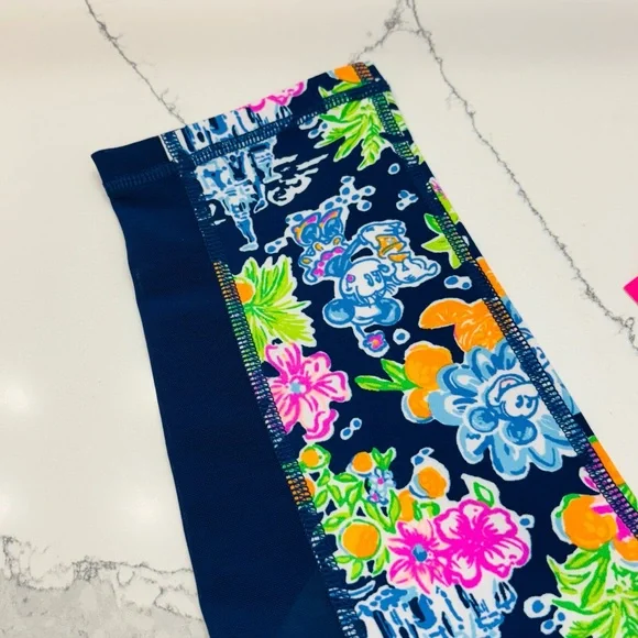 XS Disney X Lilly Pulitzer Weekender High Rise Midi Leggings, Lilly Loves Disney - Picture 5 of 9